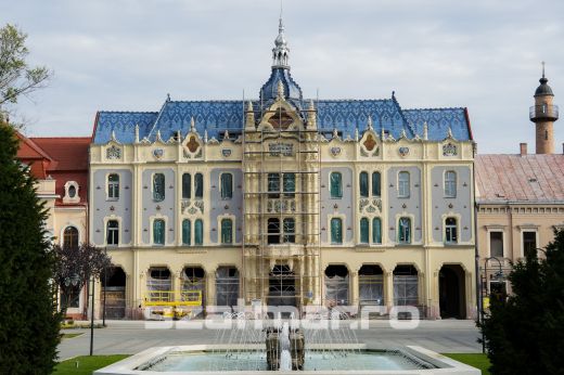 Nézzük meg közelről! Íme a Pannónia Szálló felújított homlokzatának legszebb részletei – Képgaléria