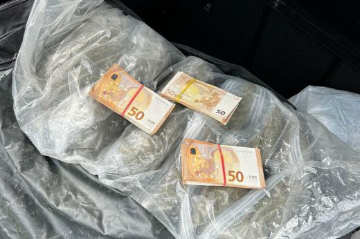 Őrizetbe vettek 13 személyt, akiket titkos drogkereskedési platform működtetésével gyanúsít a DIICOT