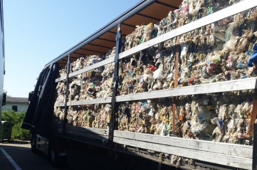 Továbbra is ömlik a szemét Romániába a Szatmár megyei átkelőkön keresztül - KÉPEK