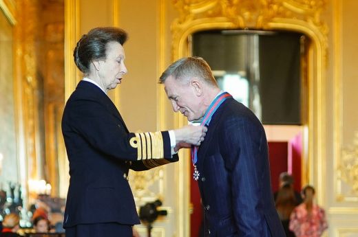 Daniel Craig brit kitüntetést kap filmes pályafutásáért