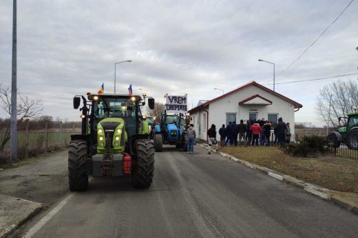 Frissítve! Felszabadították az utat a csanálosi határátkelőnél tüntető gazdák