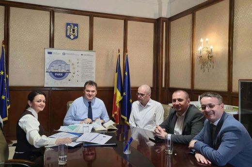 Jóváhagyott projektek folytatásáról és befejezéséről egyeztetett Nagykároly és Kaplony polgármestere Bukarestben