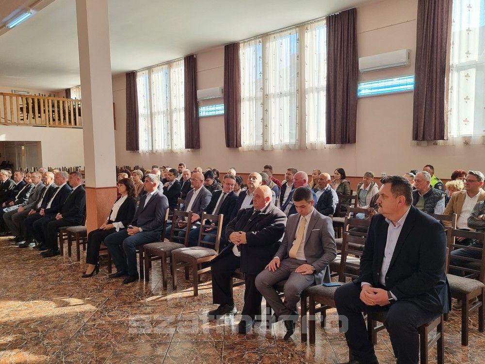 Sárközújlak. polgármester eskütétel 2024
