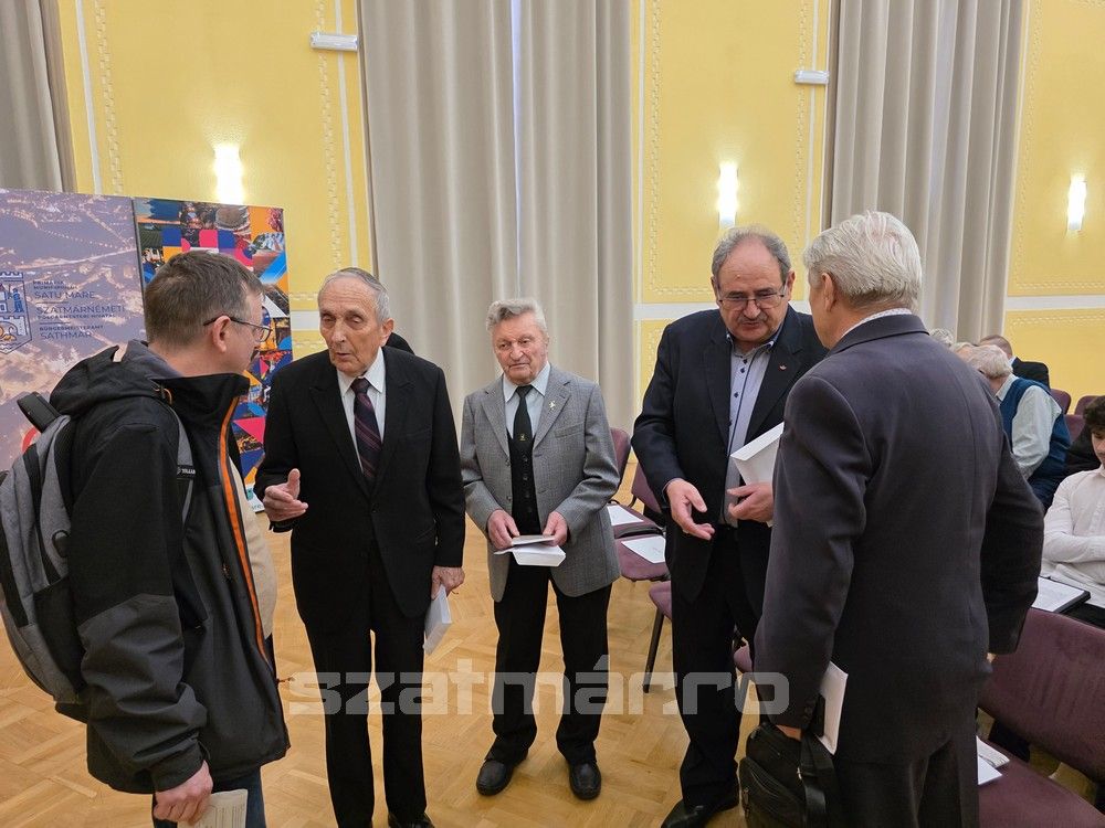 Kiválósági oklevelek átadása