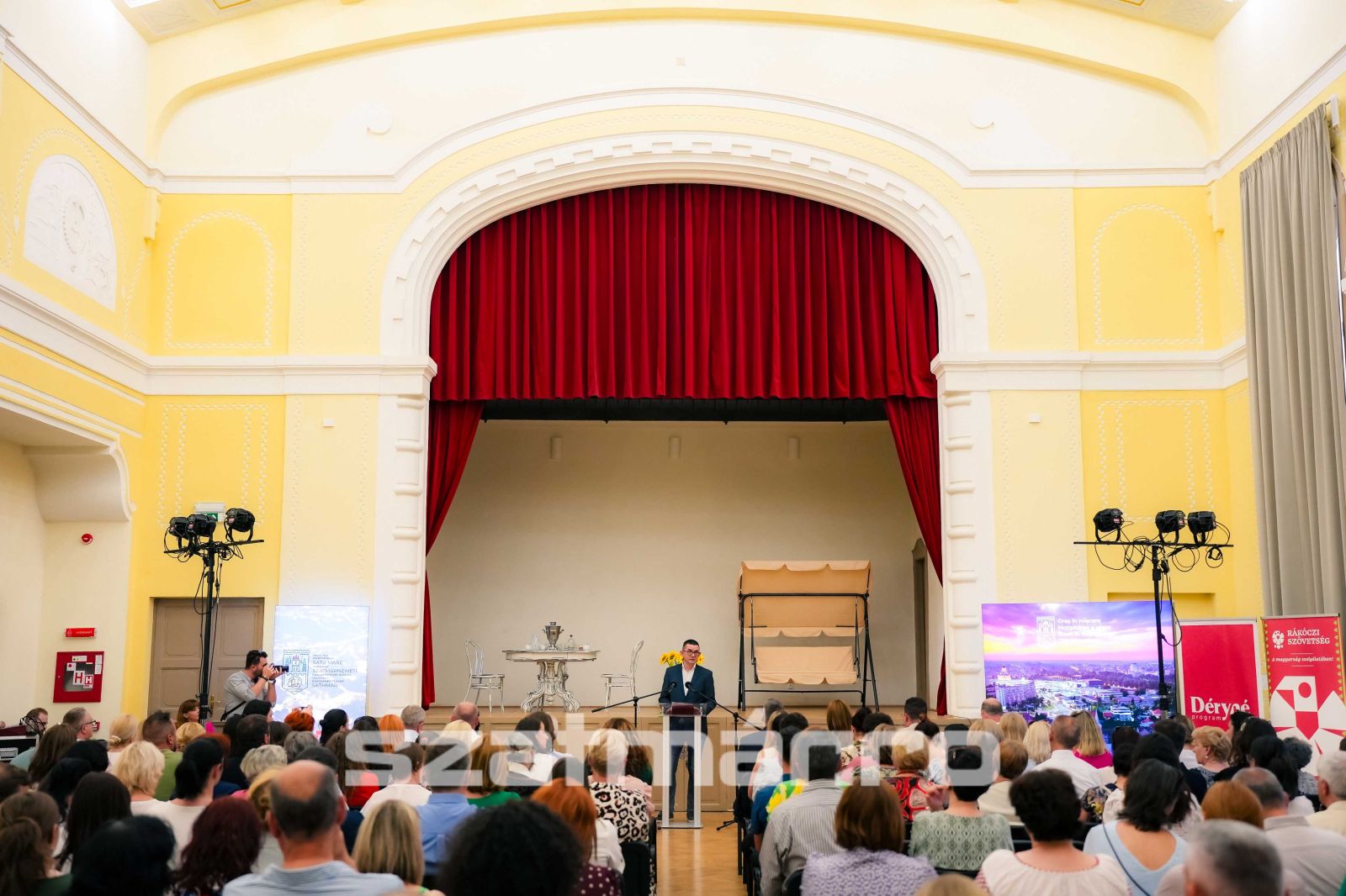 Déryné Program - Iparosotthon