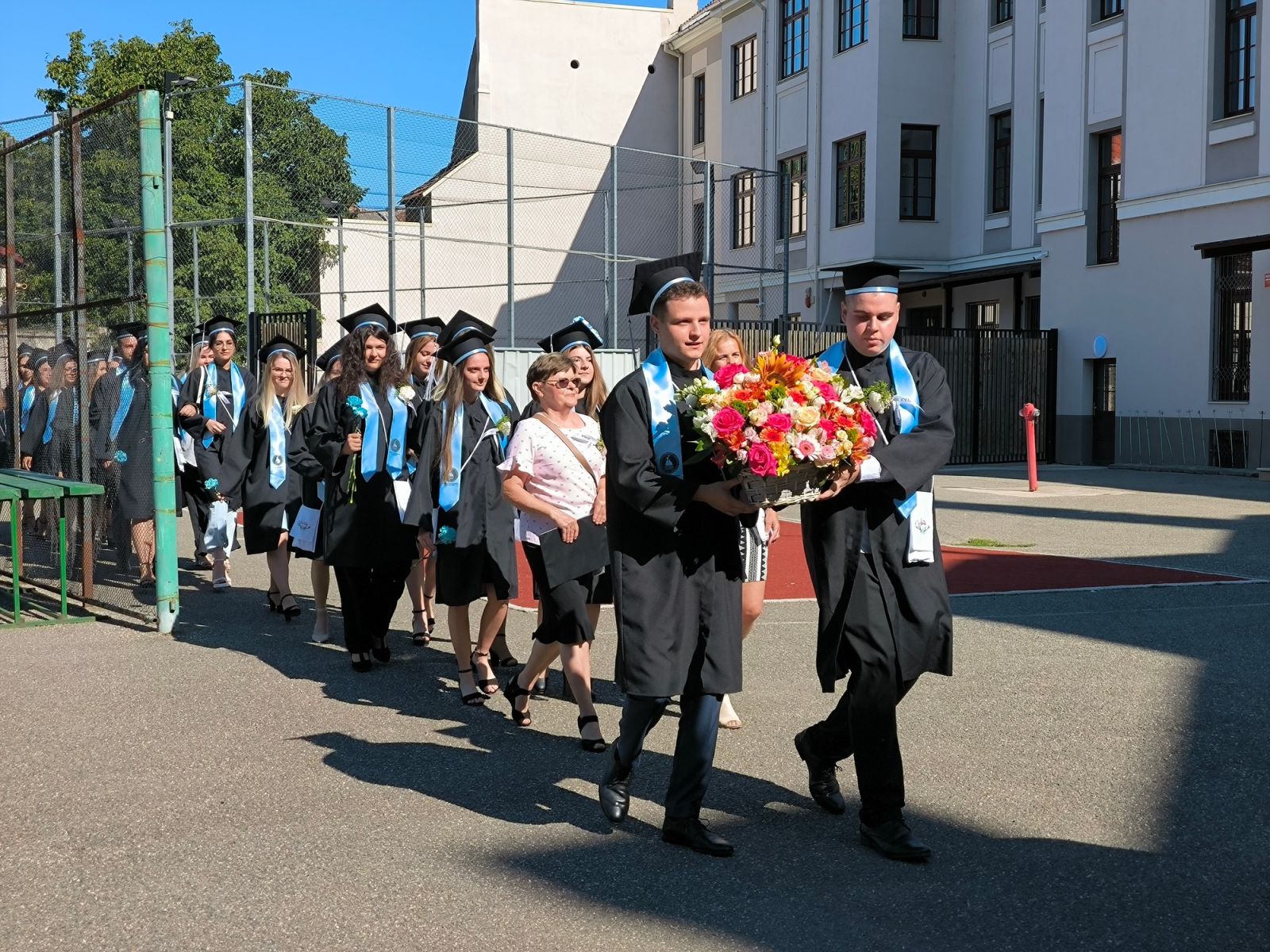 Kölcsey Ferenc Főgimnázium: egészségügyi asszisztensek ballagása 2025
