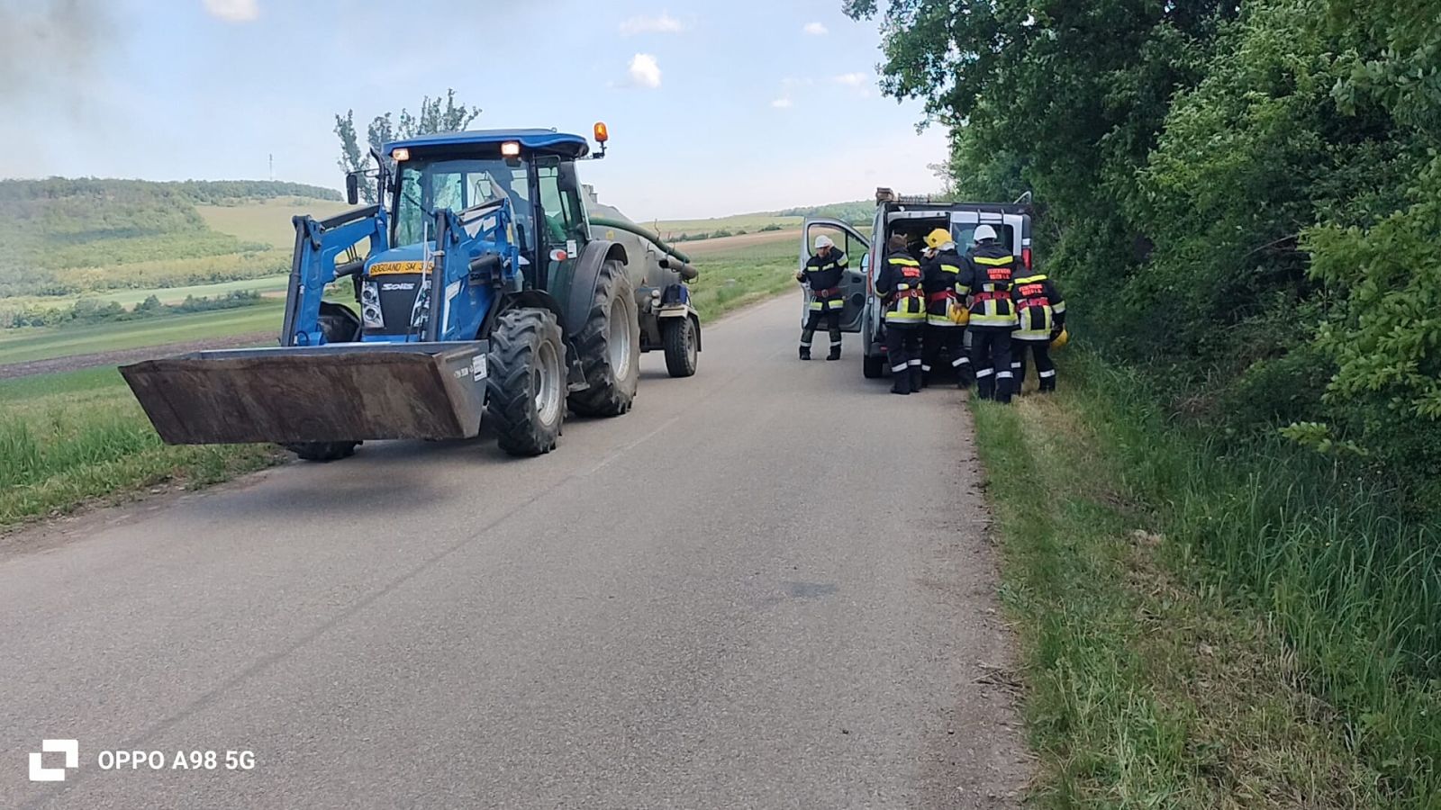 Önkéntes tűzoltók bevetésen